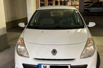 Renault Clio 149.000 km 2.660 &euro; München 80937