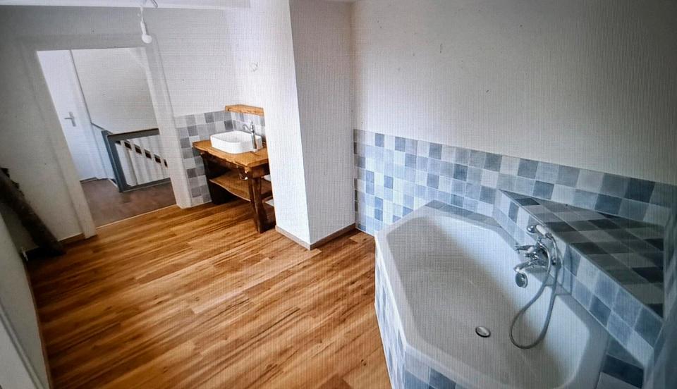 Einfamilienhaus Königslutter am Elm - 9 Zimmer, 165 m&sup2;, 1.100&euro; | Angebot:24640310
