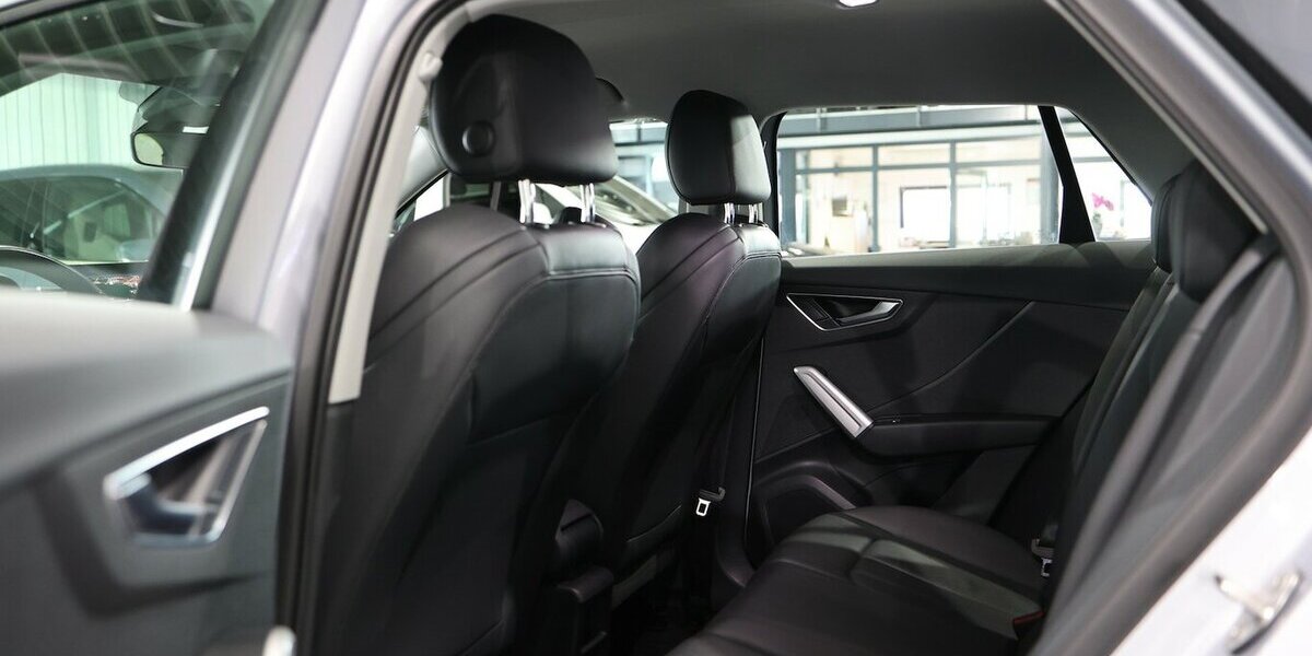 Audi Q2 35 TFSI ADVANCED SILVER & BLACK / LED, LEDER 97.000 km 20.444 &euro; Hamm 59077