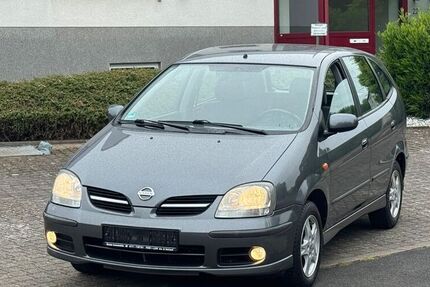 Nissan Almera Tino