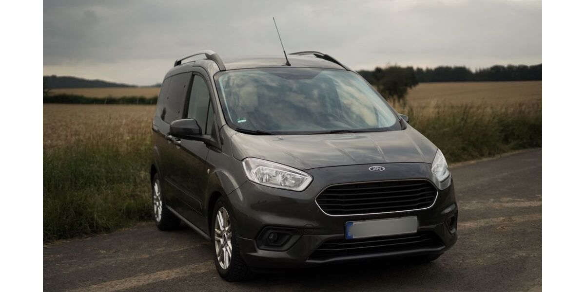 Ford Tourneo Courier 139.400 km 7.900 &euro; Stadtoldendorf 37627