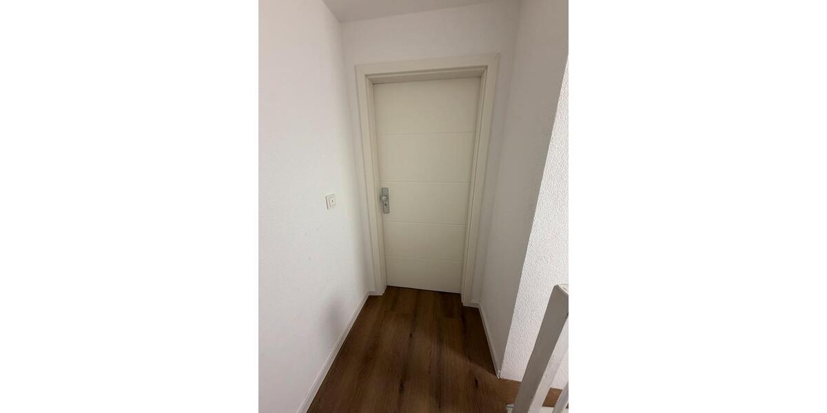 Dachgeschoßwohnung Köngen - 3 Zimmer, 65 m&sup2;, 1.100&euro; | Angebot:26647613