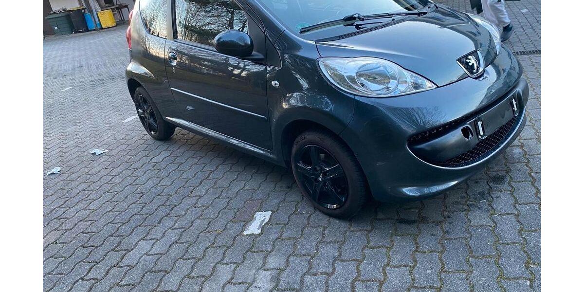 Peugeot 107 58.168 km 3.150 &euro; Radebeul 01445