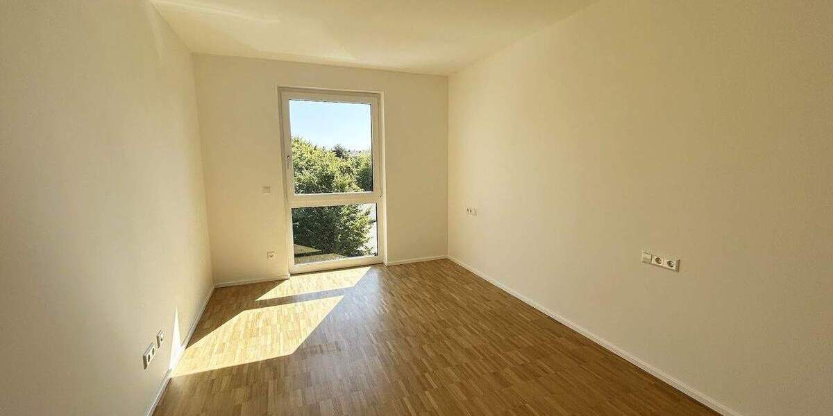 Etagenwohnung Stuttgart Untertürkheim - 5 Zimmer, 120 m&sup2;, 1.990&euro; | Angebot:25727984