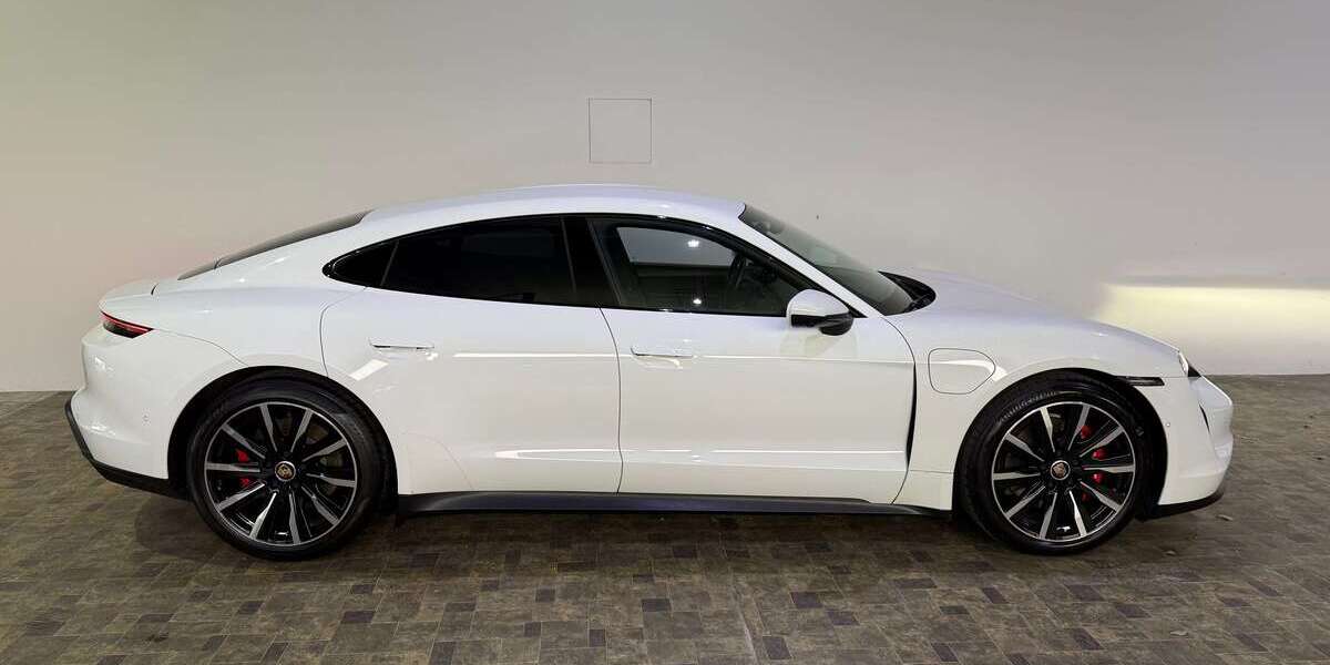 Porsche Taycan 215.000 km 43.990 &euro; Nümbrecht-Niederbröl 51588