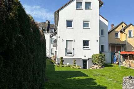 Haus zum Kaufen in Wiesbaden 1.200.000 € 255 m²