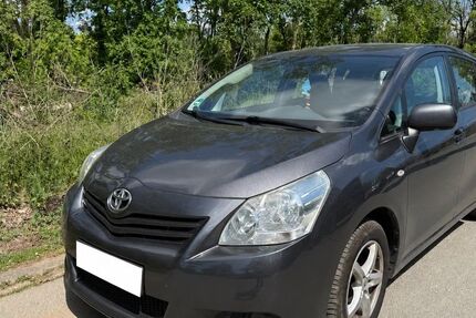 Toyota Verso 214.124 km 4.500 &euro; Griesheim 64347