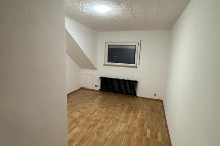6-Zimmer-Wohnung mit Einbauküche – ca. 110 m² 6 zimmer