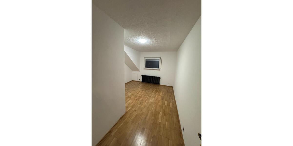 6-Zimmer-Wohnung mit Einbauküche – ca. 110 m² 6 zimmer
