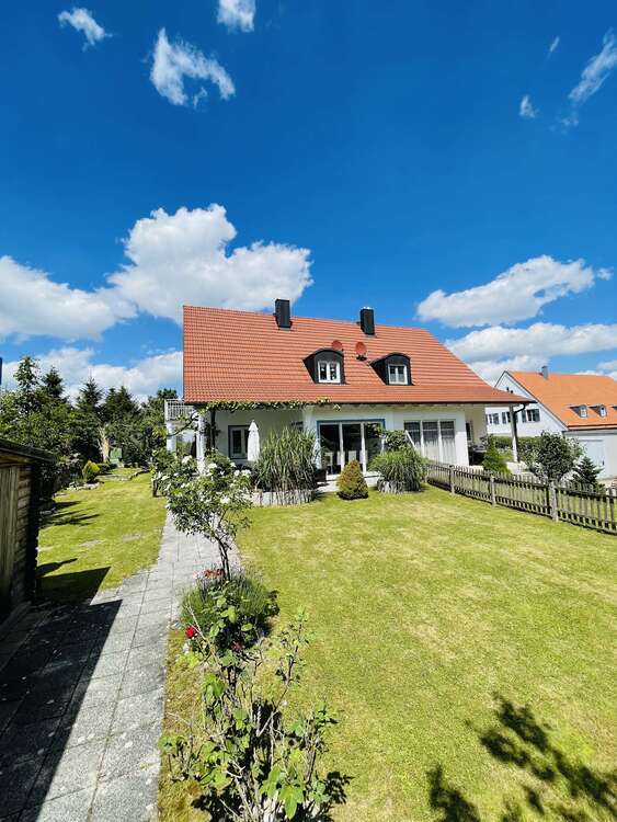 Haus zum Mieten in Attenkirchen 1.500 € 130 m²