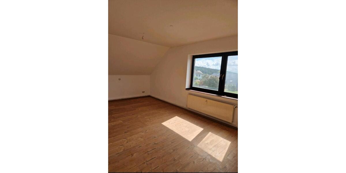 Etagenwohnung Guxhagen - 3 Zimmer, 115 m&sup2;, 900&euro; | Angebot:24528406