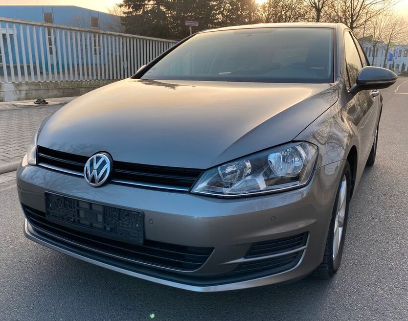 VW Golf 132.800 km 7.900 € Bensheim 64625