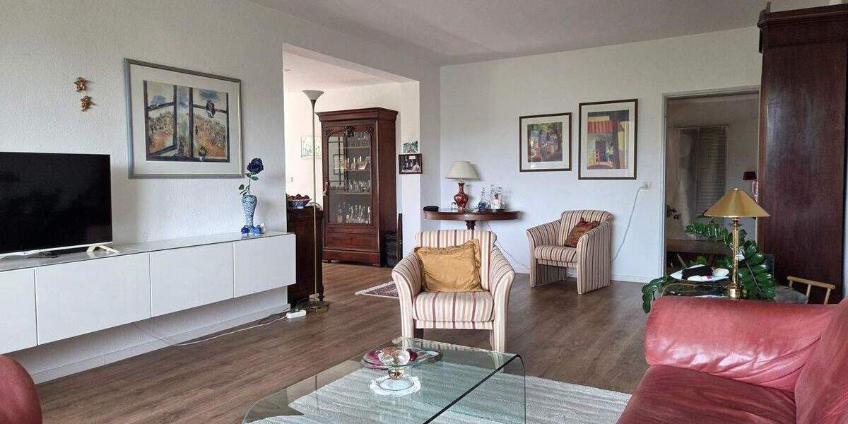 Etagenwohnung Saarbrücken Eschberg - 5 Zimmer, 125 m&sup2;, 277.500&euro; | Angebot:25627376