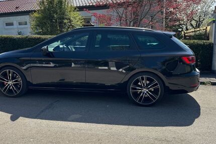Seat Leon 133.000 km 15.990 € Schlierbach 73278