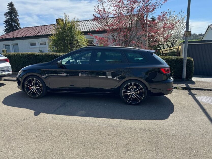 Seat Leon 133.000 km 15.990 € Schlierbach 73278