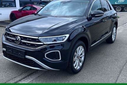 VW T-Roc 9.050 km 28.679 € Knittlingen 75438