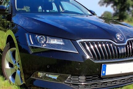 Skoda Superb 193.000 km 13.500 &euro; Leer 26789