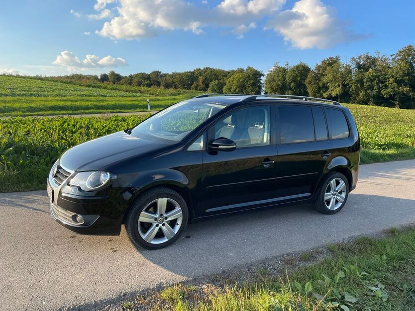 VW Touran 196.000 km 6.150 € Hardthausen 74239