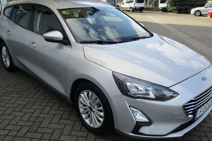 Ford Focus 80.000 km 13.590 &euro; Dessau-Roßlau 06847