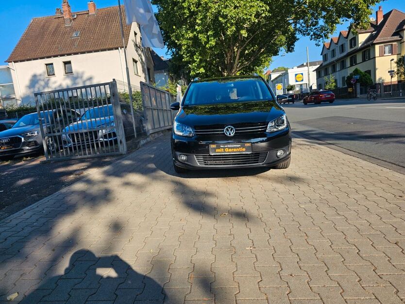 VW Touran 160.000 km 11.700 € Offenbach 63071