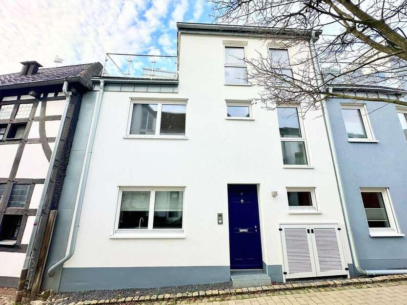 Haus zum Mieten in Hilden 2.340 € 122 m² 3 zimmer