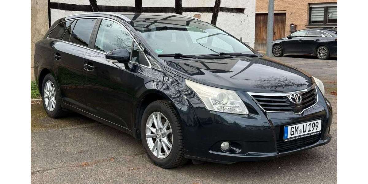 Toyota Avensis 180.000 km 7.499 &euro; Euskirchen 53881