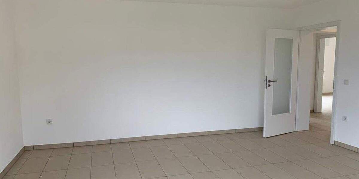 Renovierte und helle 94m2 3ZKB in attraktiver Lage von Ettringen 3 zimmer