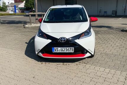 Toyota Aygo (X) 33.000 km 7.900 € Villingen-Schwenningen 78050