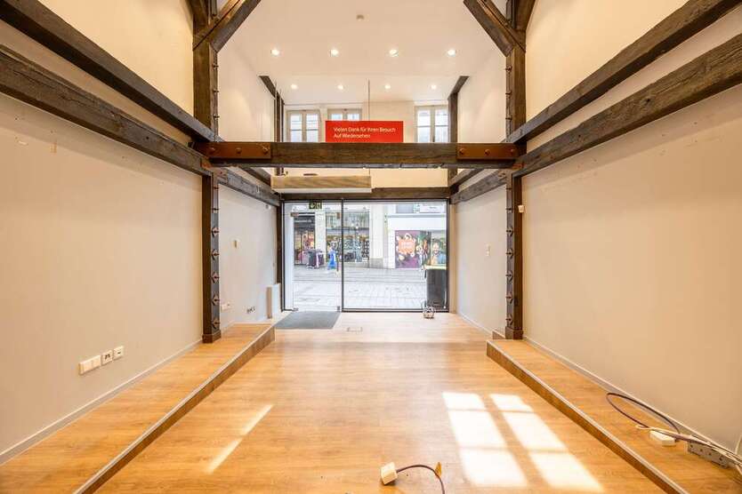 Einzelhandel in Neuss 4.500 € 180 m²