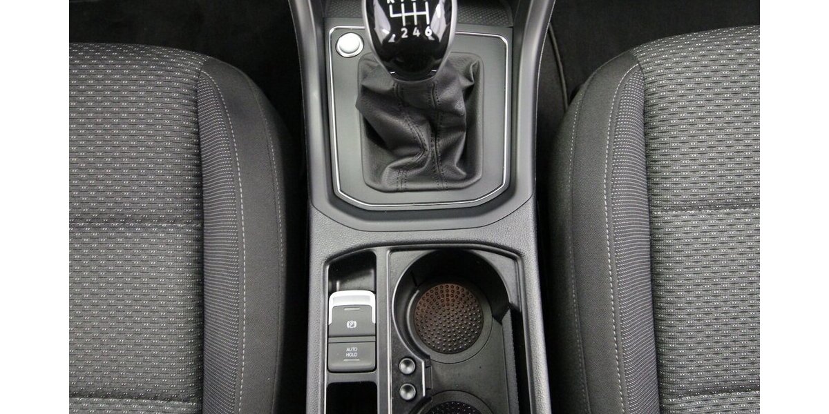 VW Touran TSI Comfortline 7-SITZ+NAVI+STANDHEIZUNG 16.192 km 30.700 &euro; Hagenow 19230