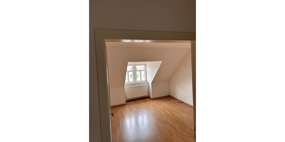 Dachgeschoßwohnung Auerbach/Vogtland Vogtland - 3 Zimmer, 75 m&sup2;, 415&euro; | Angebot:26534421