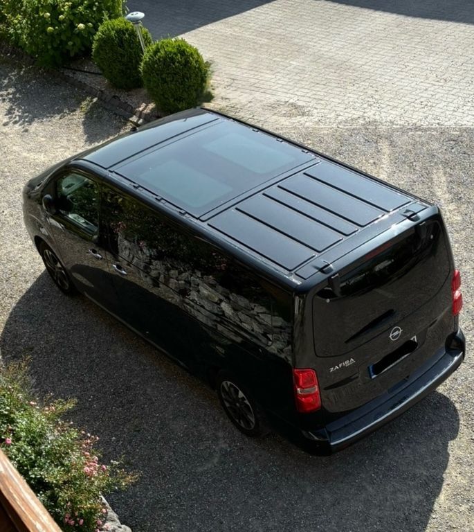 Zafira Life
