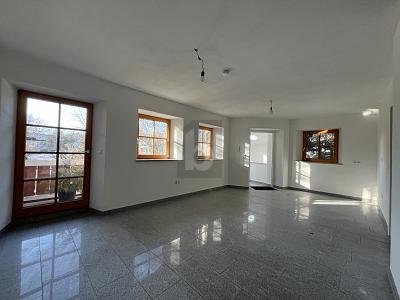 TOP SANIERT IN RUHIGER LAGE MIT POTENTIAL - Einfamilienhaus Vogt | Angebot:27229306