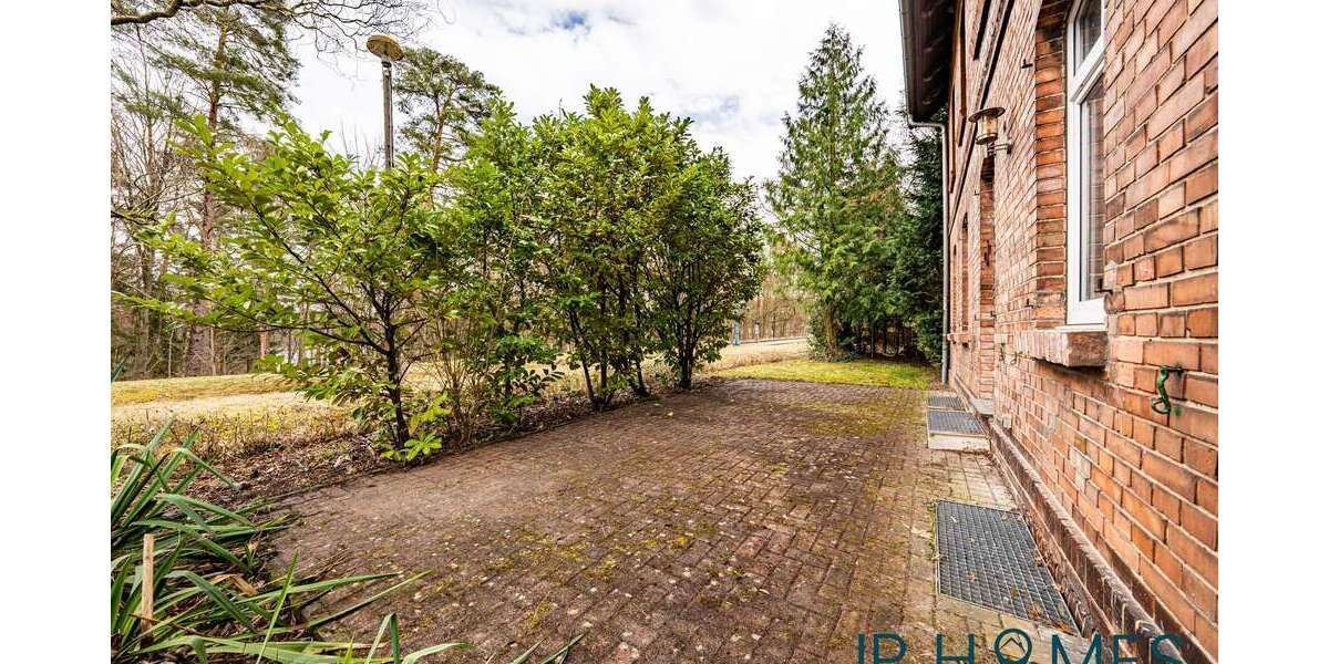 Zweifamilienhaus in ruhiger Naturlage mit Wassernähe– saniertes ehemaliges Bahnhofs-Häuschen - Zweifamilienhaus Sternebeck | Angebot:26095138