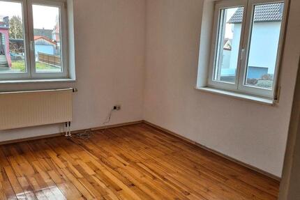 Helle EG Wohnung in Wallerstein zu vermieten 3 zimmer