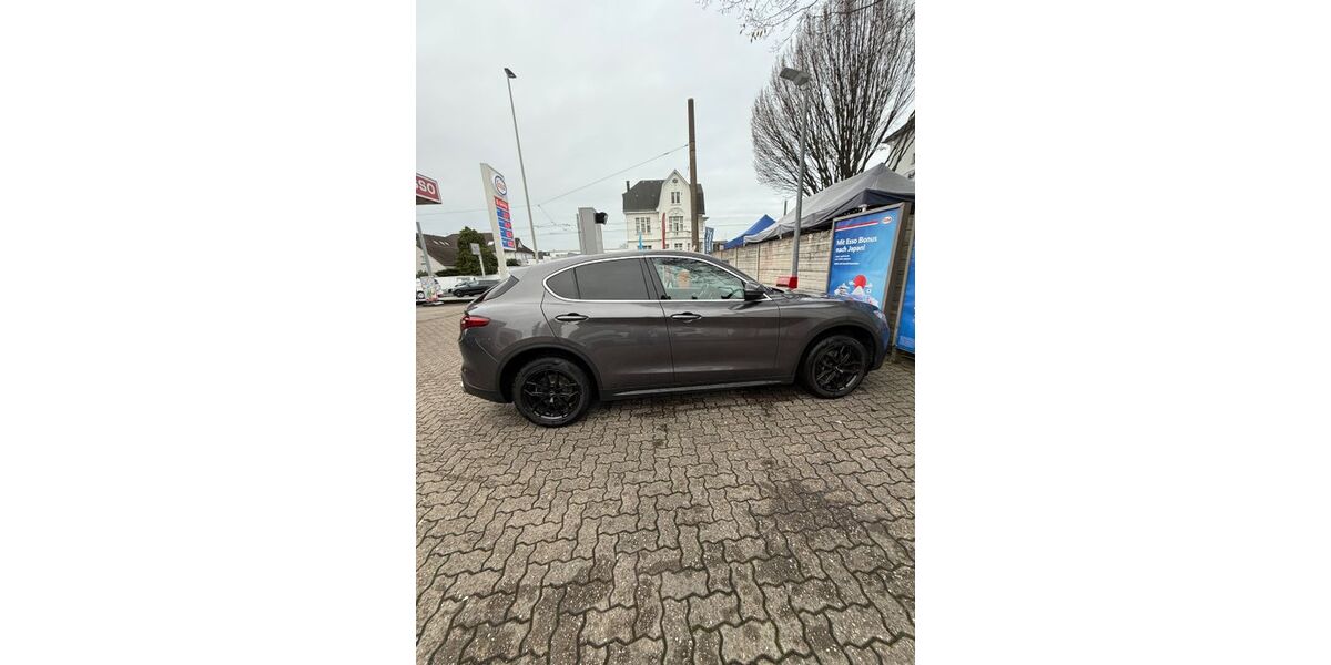 Alfa Romeo Stelvio 135.000 km 19.999 &euro; Dortmund 44269