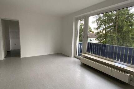 Helle 3-Zimmer Wohnung mit Balkon zu vermieten 3 zimmer