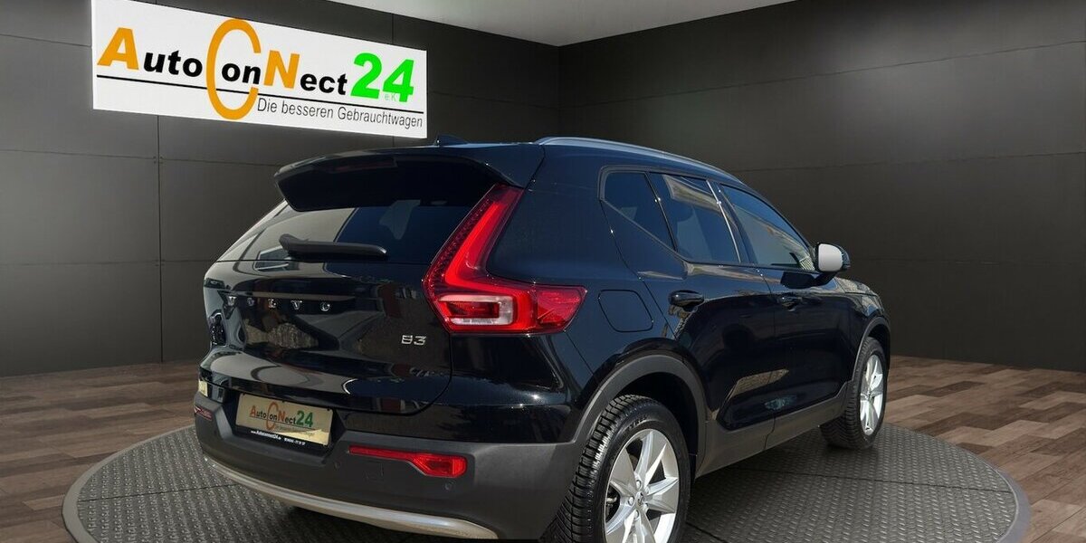 Volvo XC40 B3 Core 2WD *DKG/AHK/LED/SHZG/Kamera/ACC/PDC* 6.934 km 31.990 &euro; Bamberg 96052