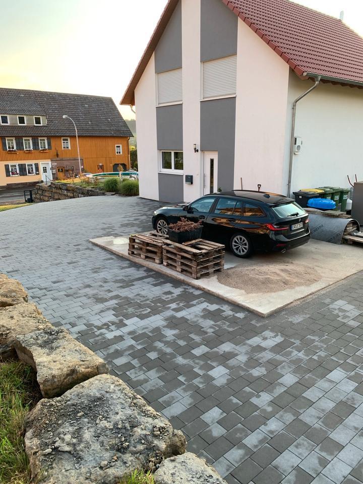 Einfamilienhaus mit Garage
