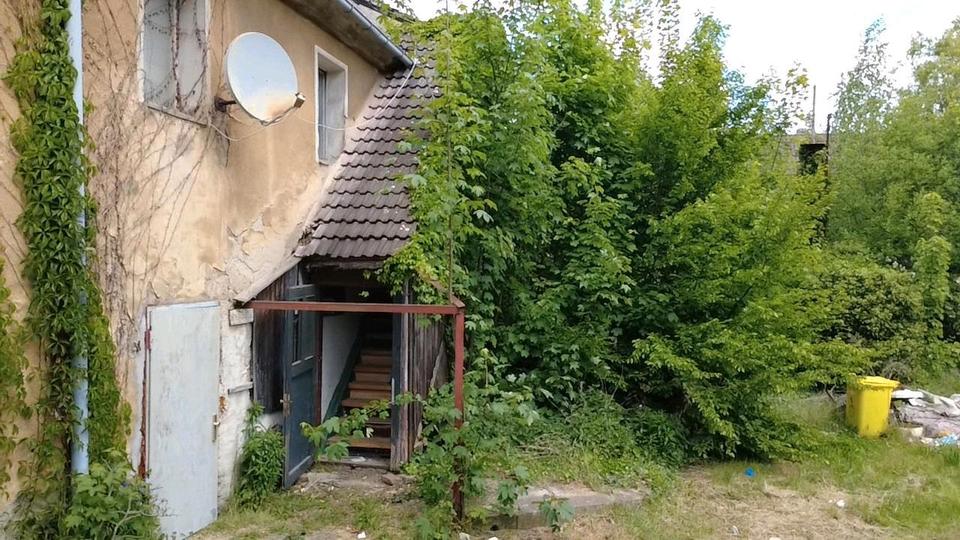 sanierungsbedürftiges Mehrfamilienhaus zimmer