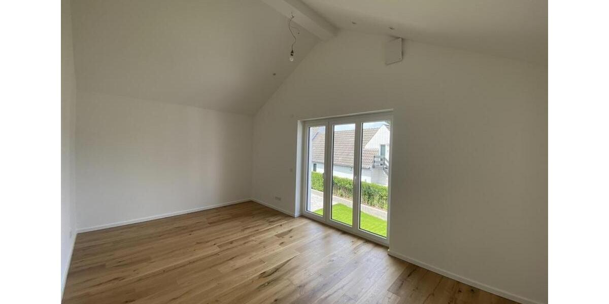 Doppelhaushälfte Düsseldorf Stadtbezirk 5 - 3.5 Zimmer, 100 m&sup2;, 2.500&euro; | Angebot:26276442