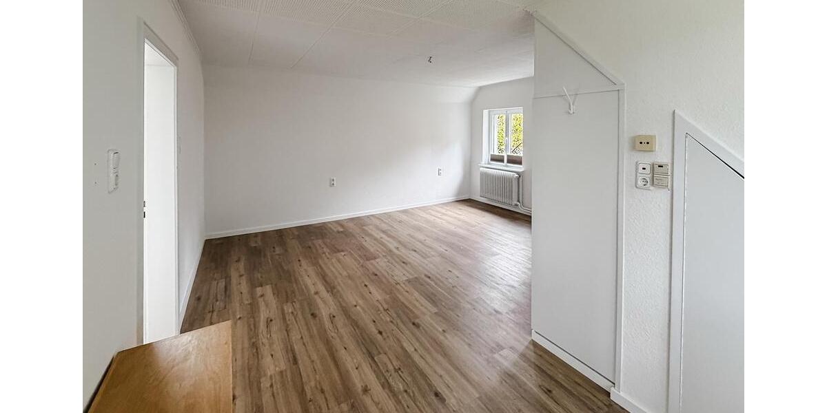 Einfamilienhaus Soltau - 6 Zimmer, 220 m&sup2;, 1.500&euro; | Angebot:25209319