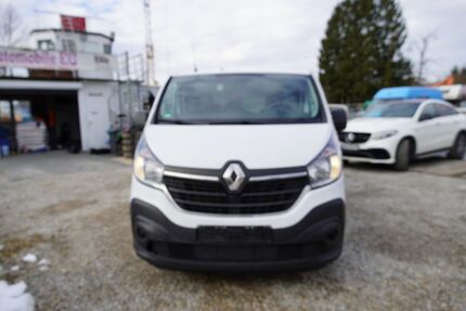 Renault Trafic 176.000 km 8.999 &euro; München 81245