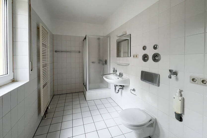 EinraumWohnung im EG mit Balkon und TG- Stellplatz