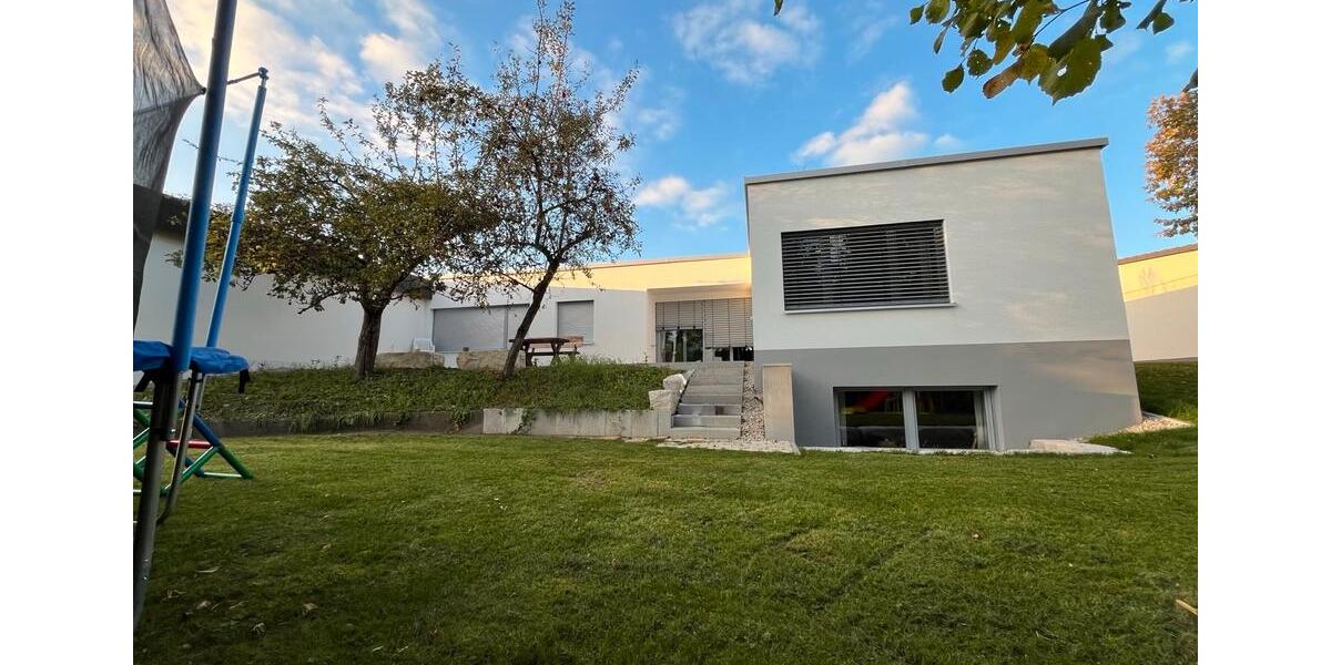 Lichtdurchflutetes Haus mit großem Garten zu vermieten 6 zimmer