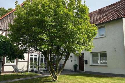 Haus zum Kaufen in Lügde 249.000 € 300 m² 11 zimmer