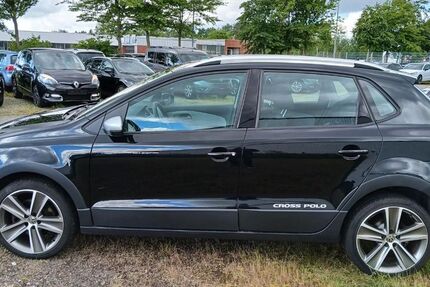 VW Polo 79.600 km 9.899 &euro; Wangersen 21702
