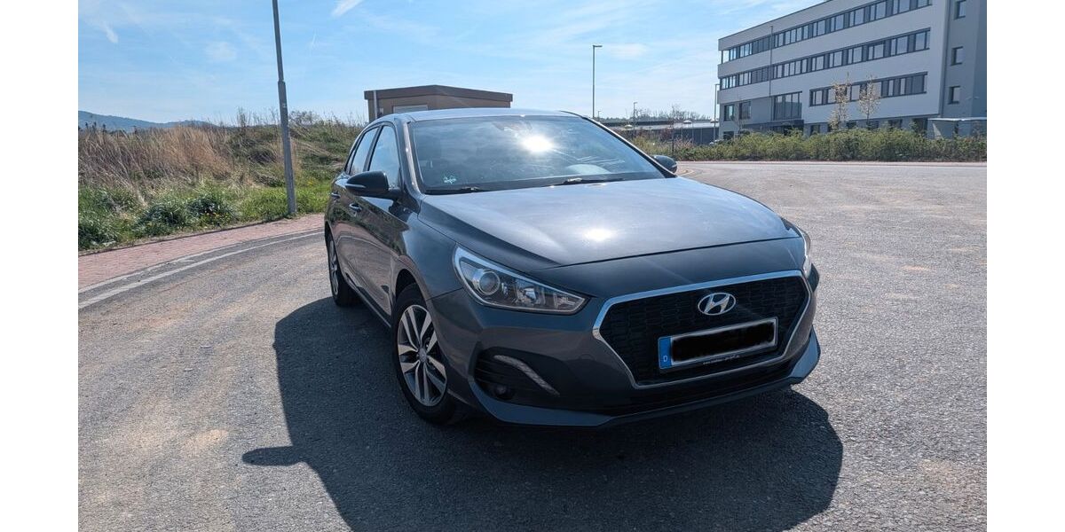 Hyundai i30 68.500 km 12.999 &euro; Freigericht 63579