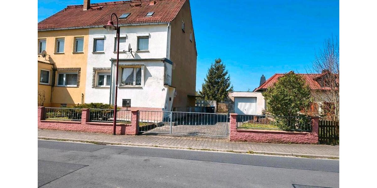 Doppelhaushälfte Gröditz - 7 Zimmer, 160 m&sup2;, 66.000&euro; | Angebot:26320787