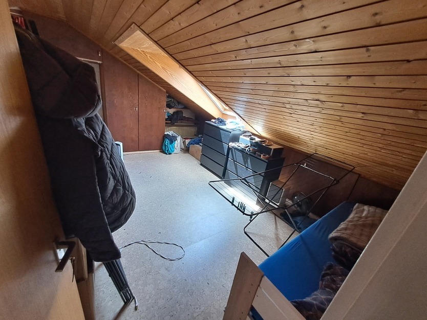 WG Mitbewohner gesucht in ruhigen zentral gelegenem Haus mit wunderschöner Aussicht in Korntal (angr